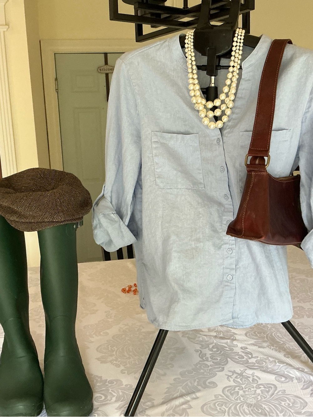 Gloria Vanderbilt light blue linen relaxed blouse